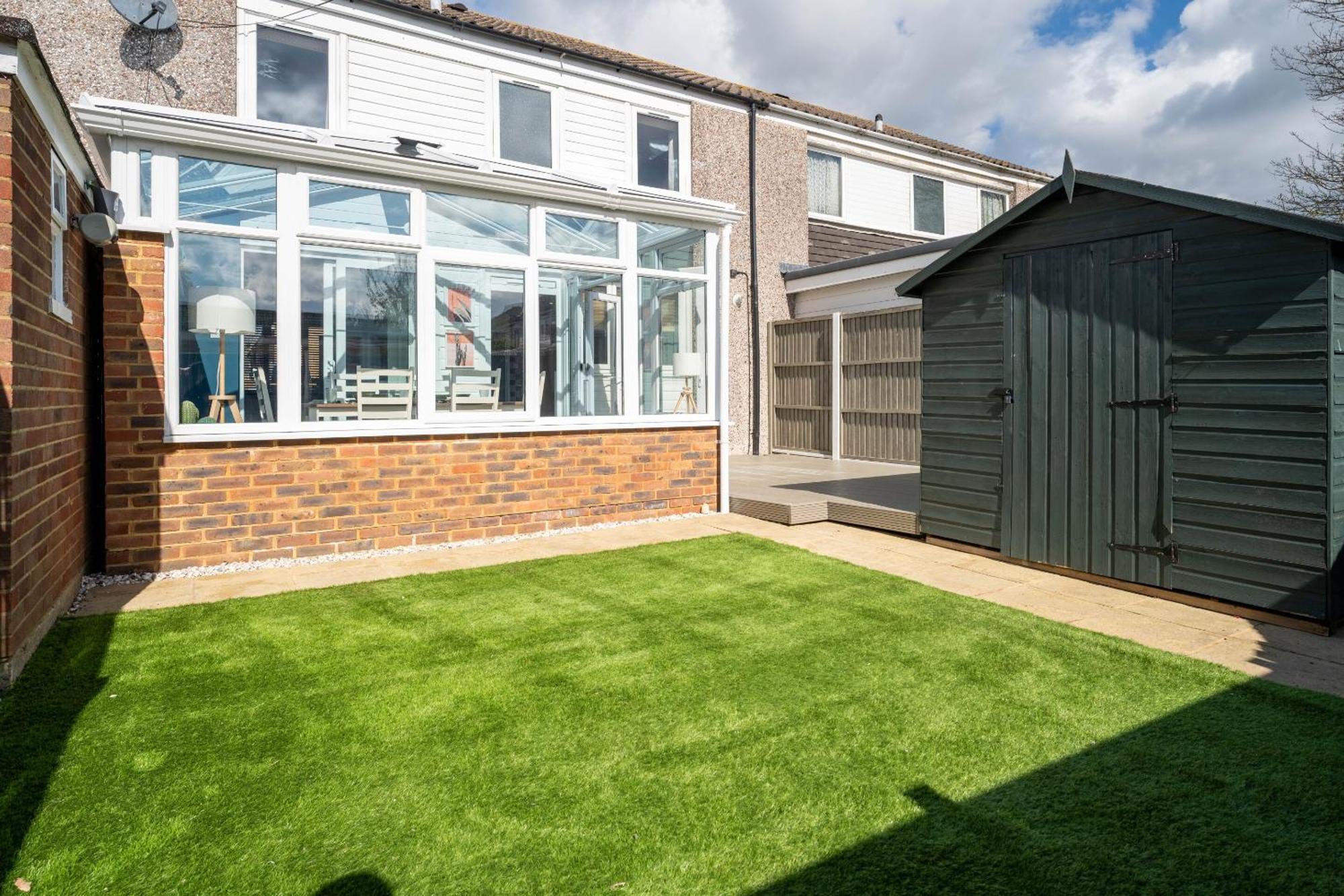 Gatwick Place Horley Exterior foto
