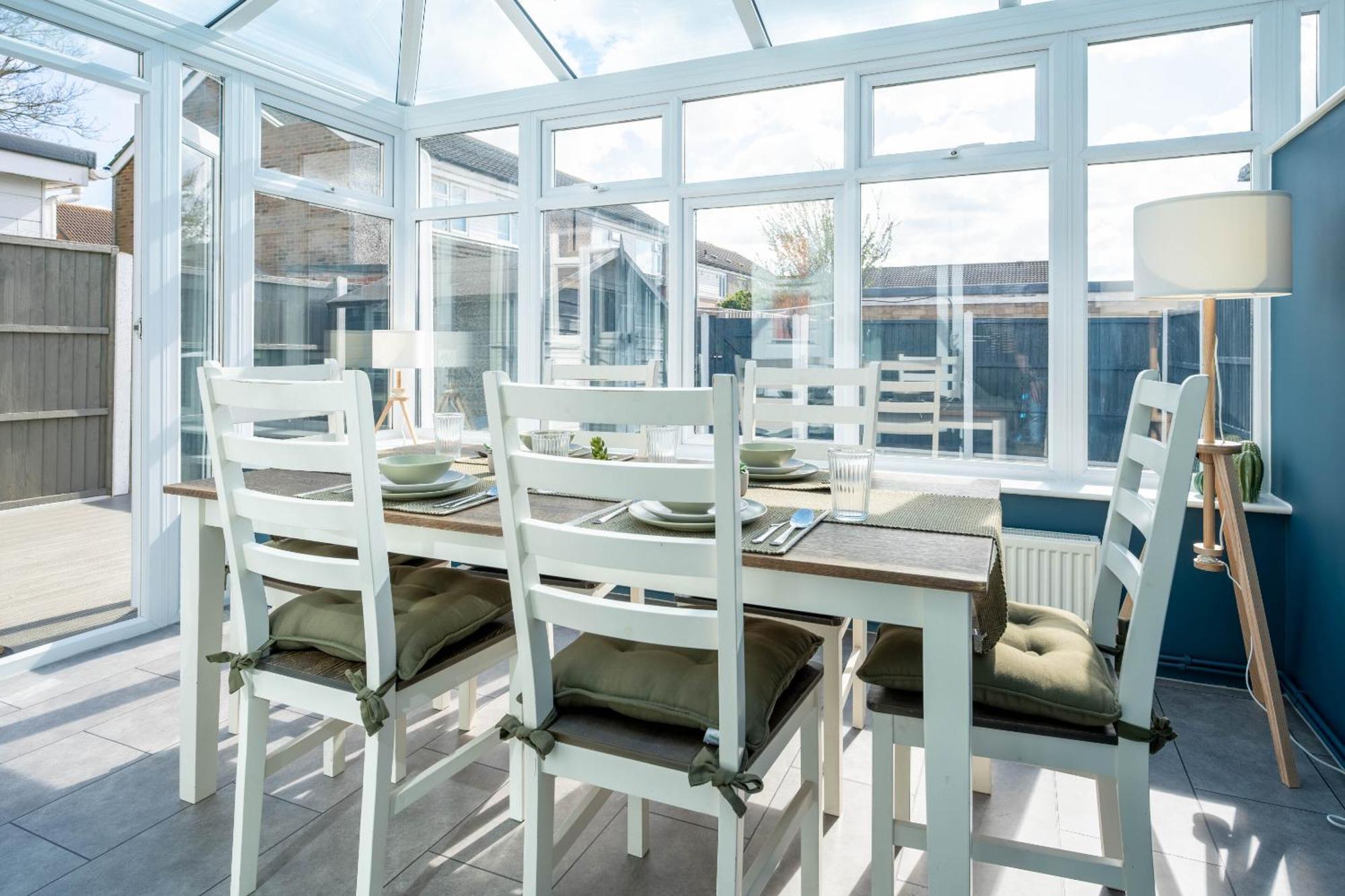 Gatwick Place Horley Exterior foto